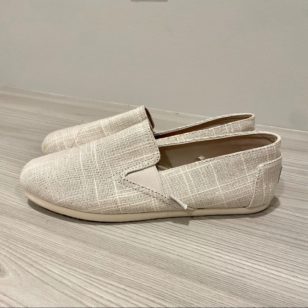 Toms! Brand New!!
